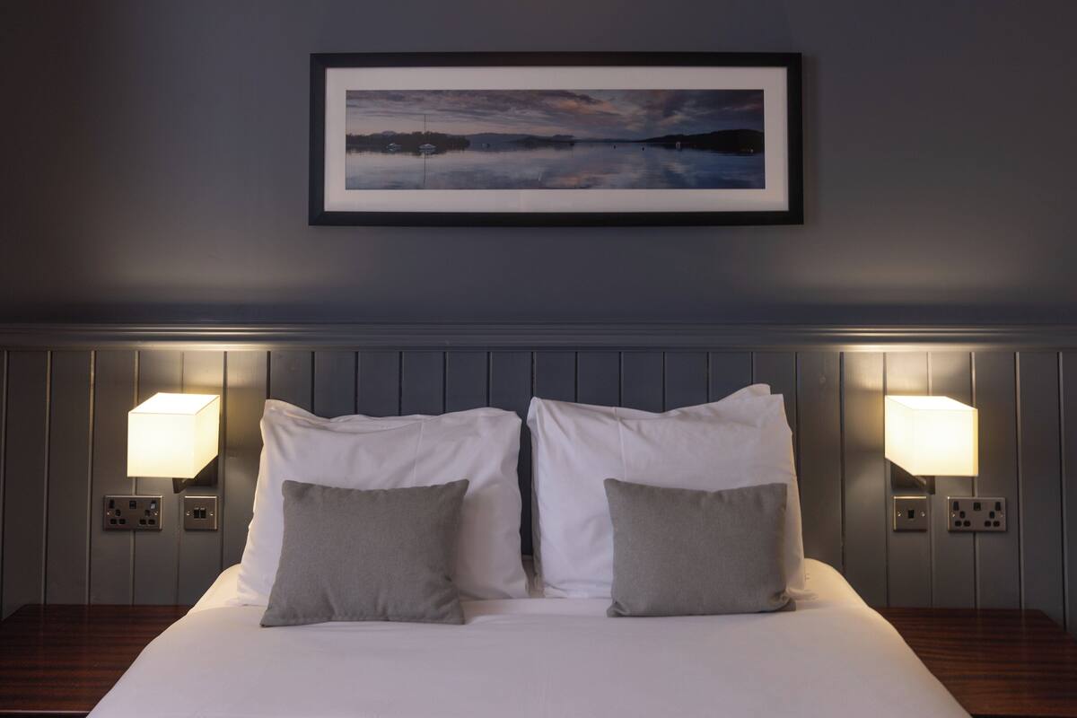 standard double room | 1 bedroom, desk, iron/ironing board, free wifi