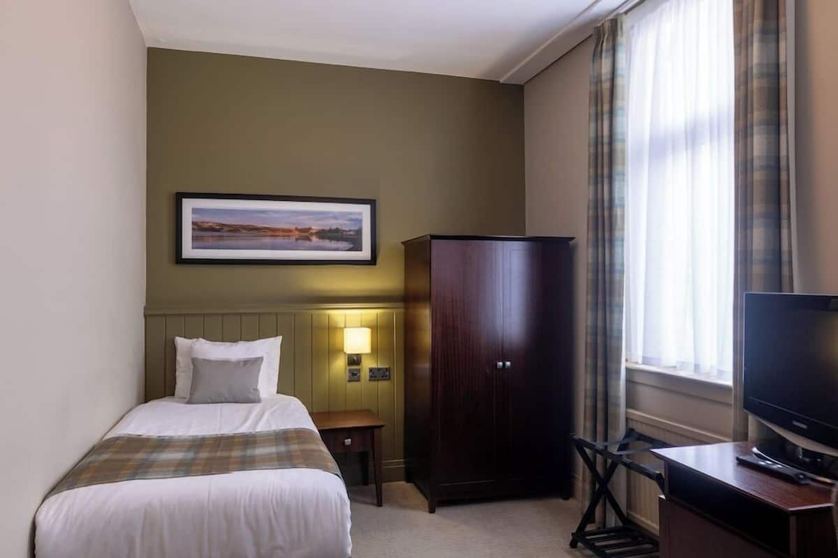 Desk, iron/ironing board, free WiFi, bed sheets