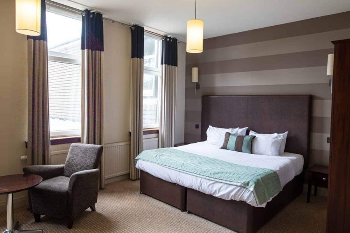 Desk, iron/ironing board, free WiFi, bed sheets