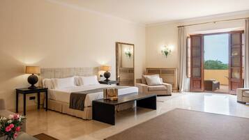 Comfort-Suite | Hochwertige Bettwaren, Minibar, Zimmersafe, Schreibtisch