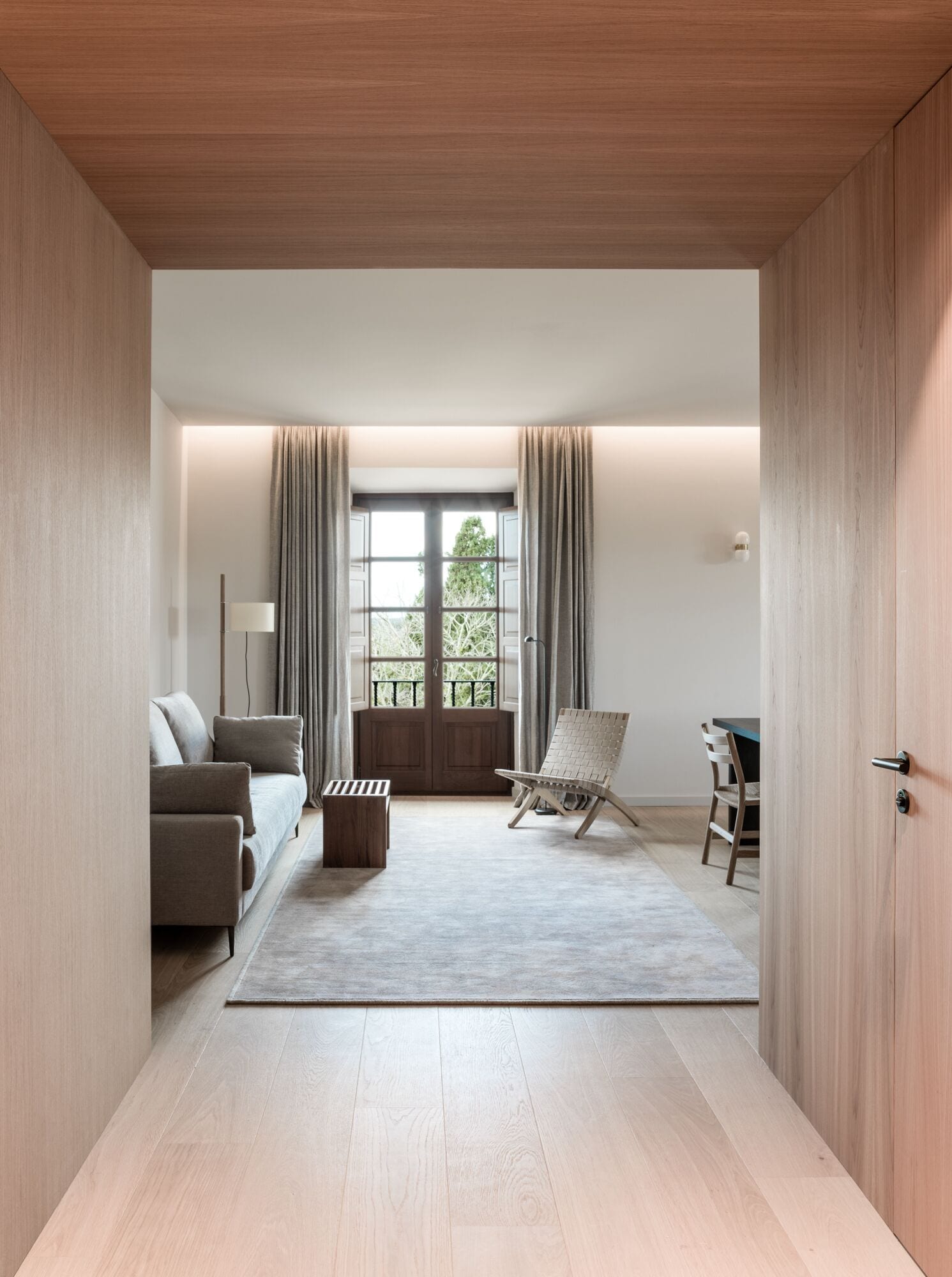 Ropa de cama de alta calidad y minibar 
