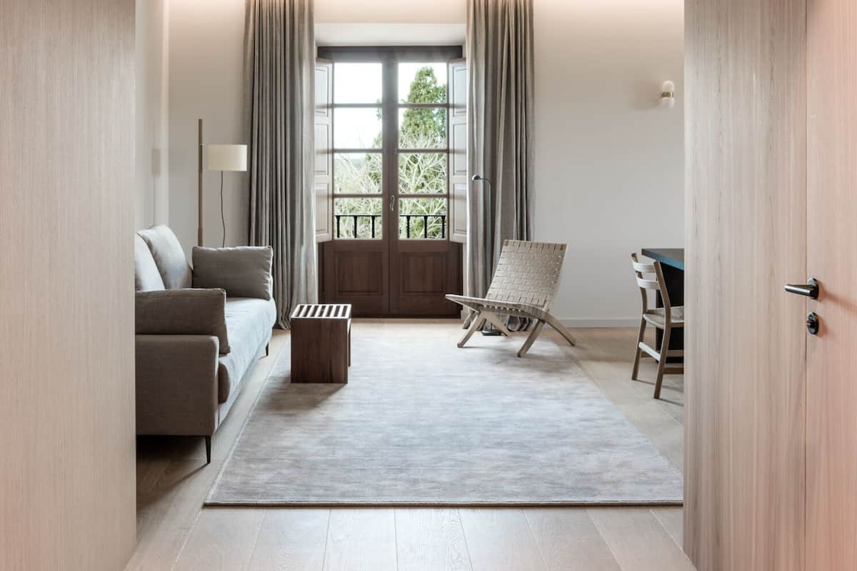 Ropa de cama de alta calidad y minibar