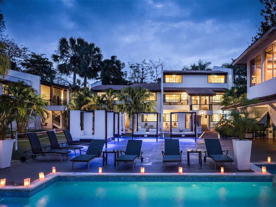 3 outdoor pools, pool umbrellas, pool loungers