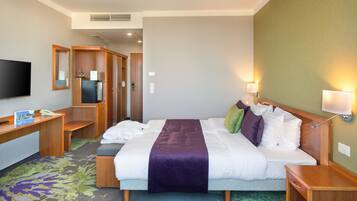 Superior Double Room | 1 bedroom, minibar, in-room safe, desk