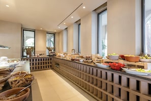 Petit déjeuner buffet compris tous les jours