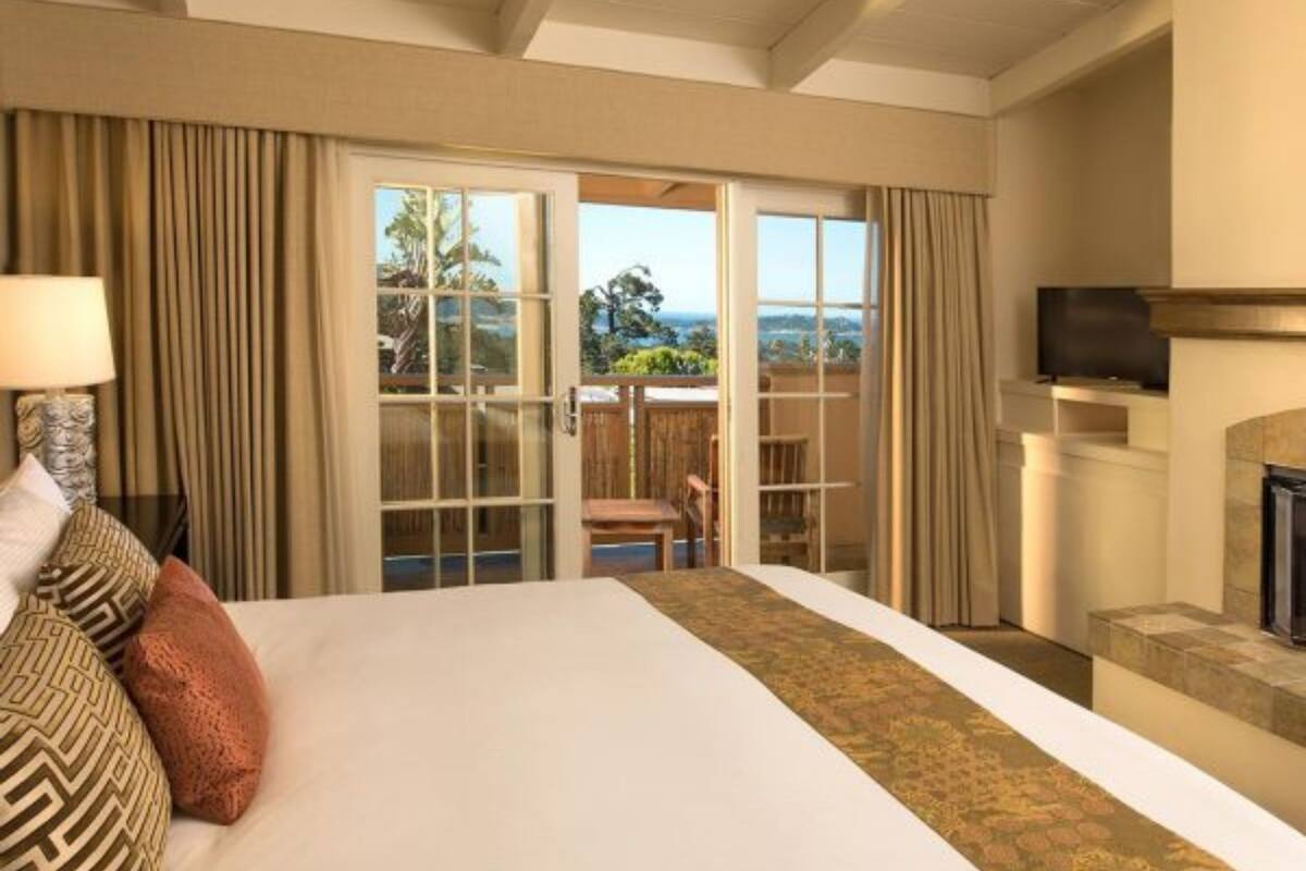 premium bedding, pillow-top beds, in-room safe, iron/ironing board