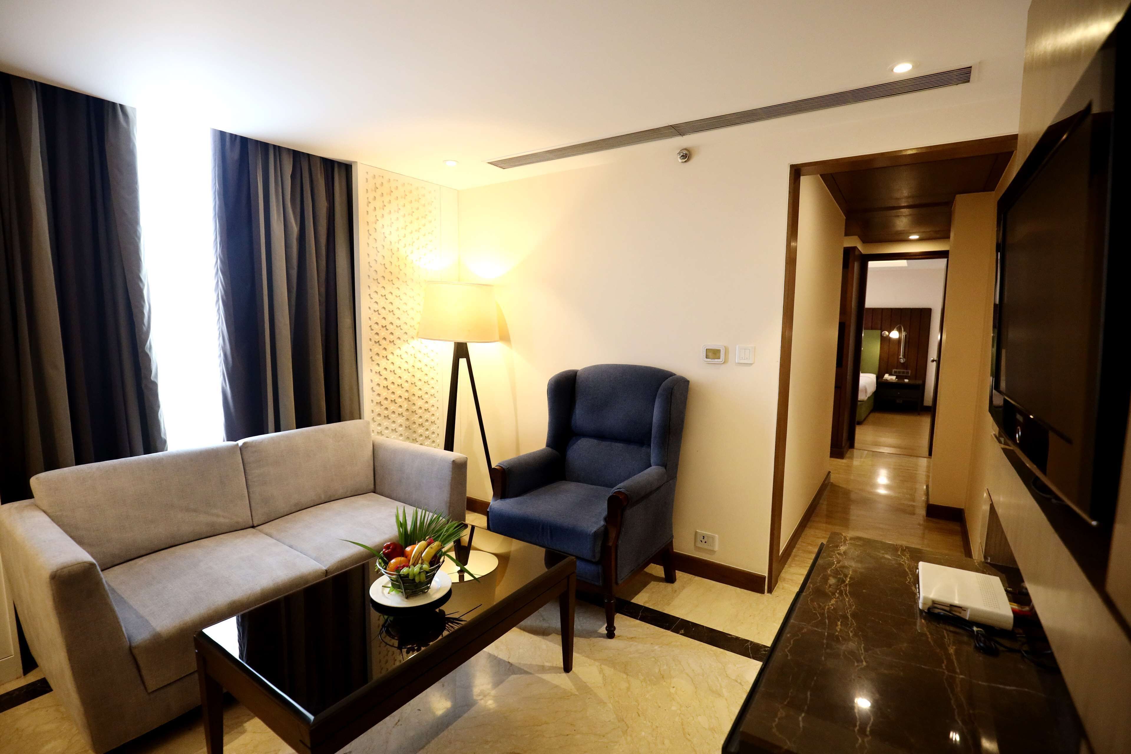Suite, 1 King Bed, Non Smoking | Living area | LCD TV, pay films