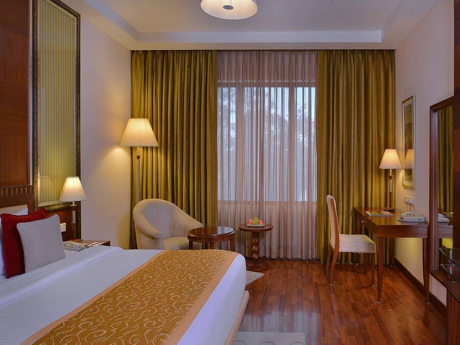 Premium Room, 1 King Bed, Non Smoking