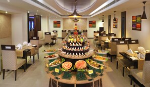 Free daily continental breakfast - Best Western Plus Jalandhar (Jalandhar)