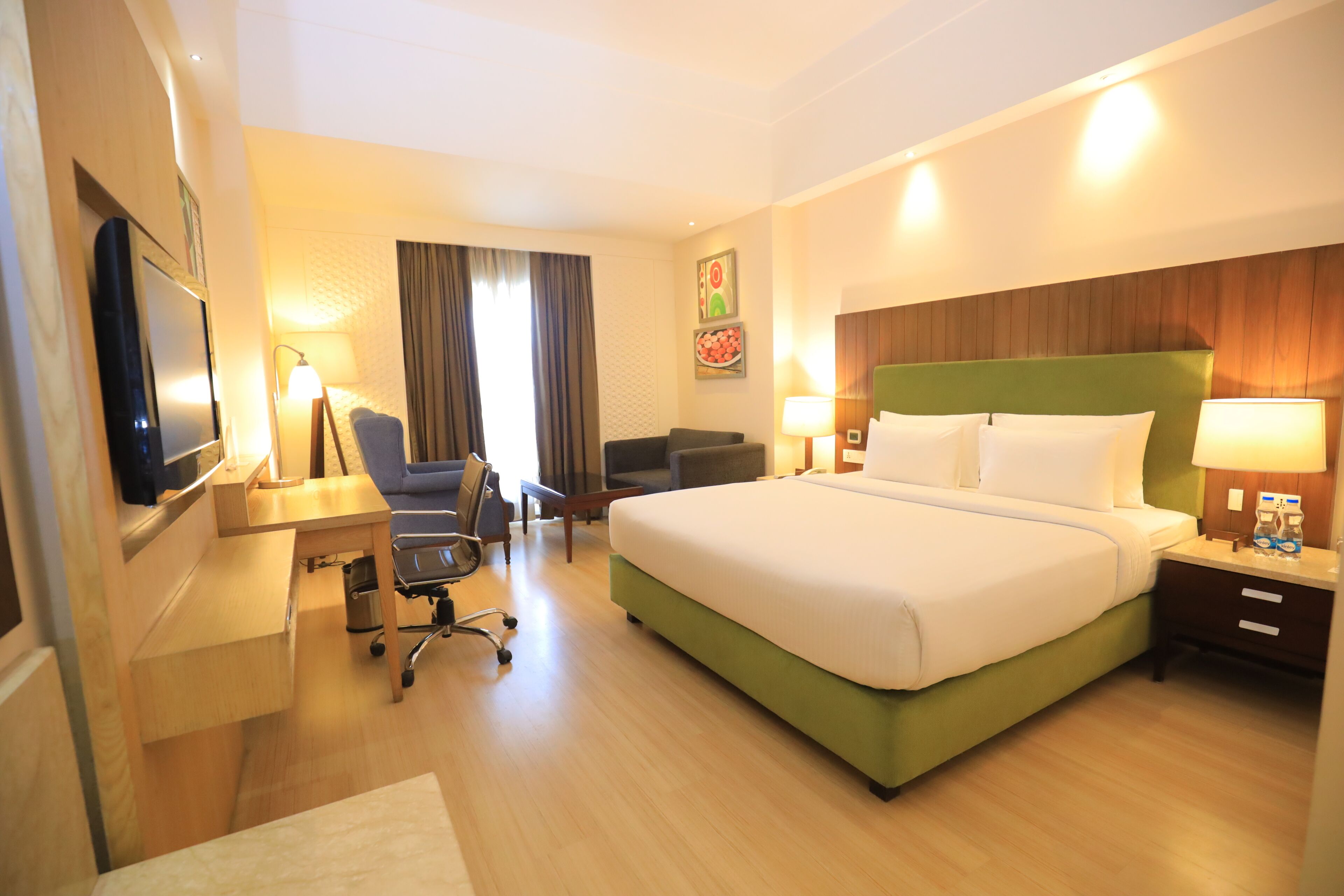 Superior Room, 1 King Bed, Smoking | 1 bedroom, free minibar items, in-room safe, desk