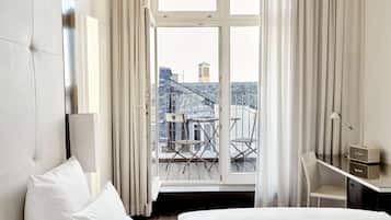 Enkelrum - balkong (French Bed) | Sängtillbehör av högsta kvalitet och minibar