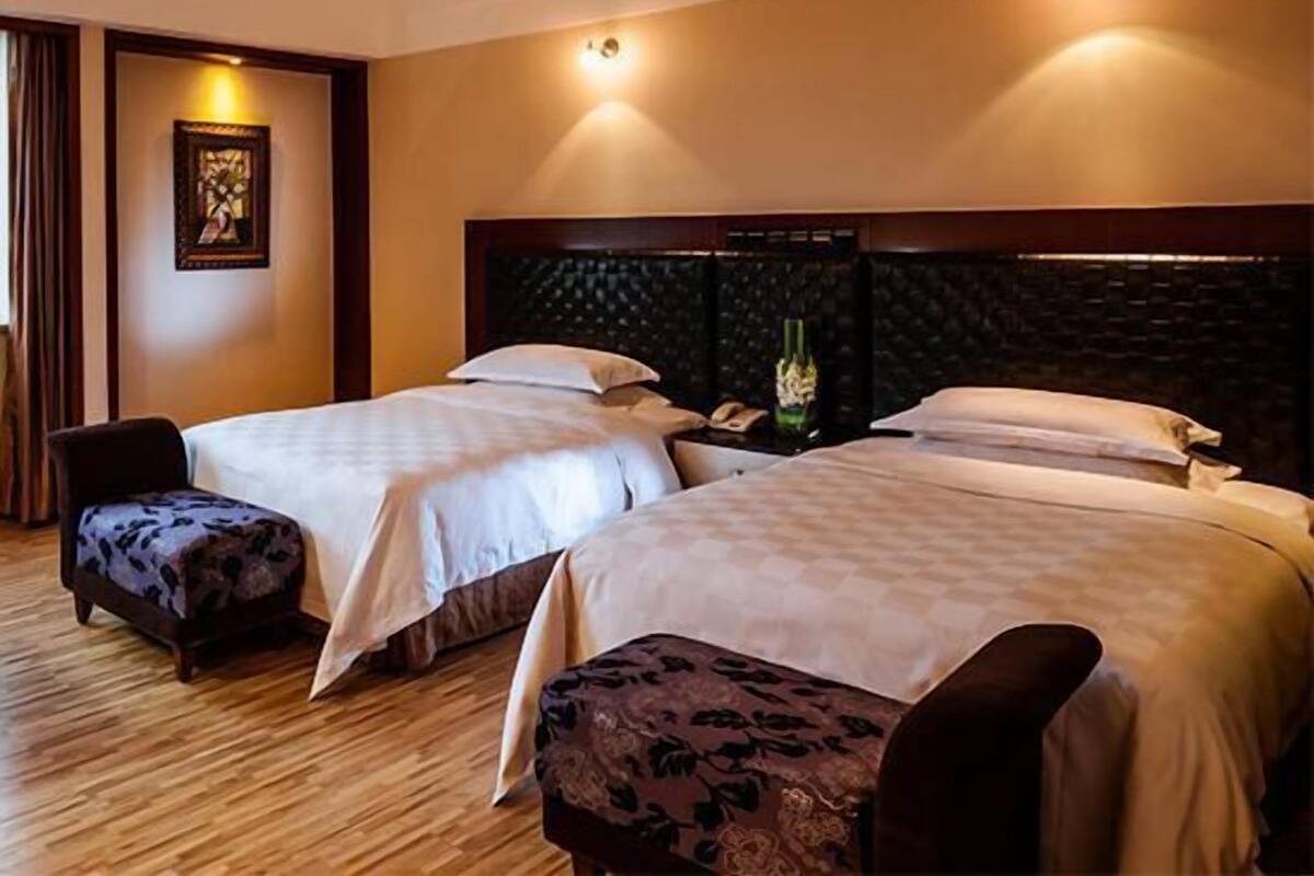 Minibar, in-room safe, desk, blackout curtains