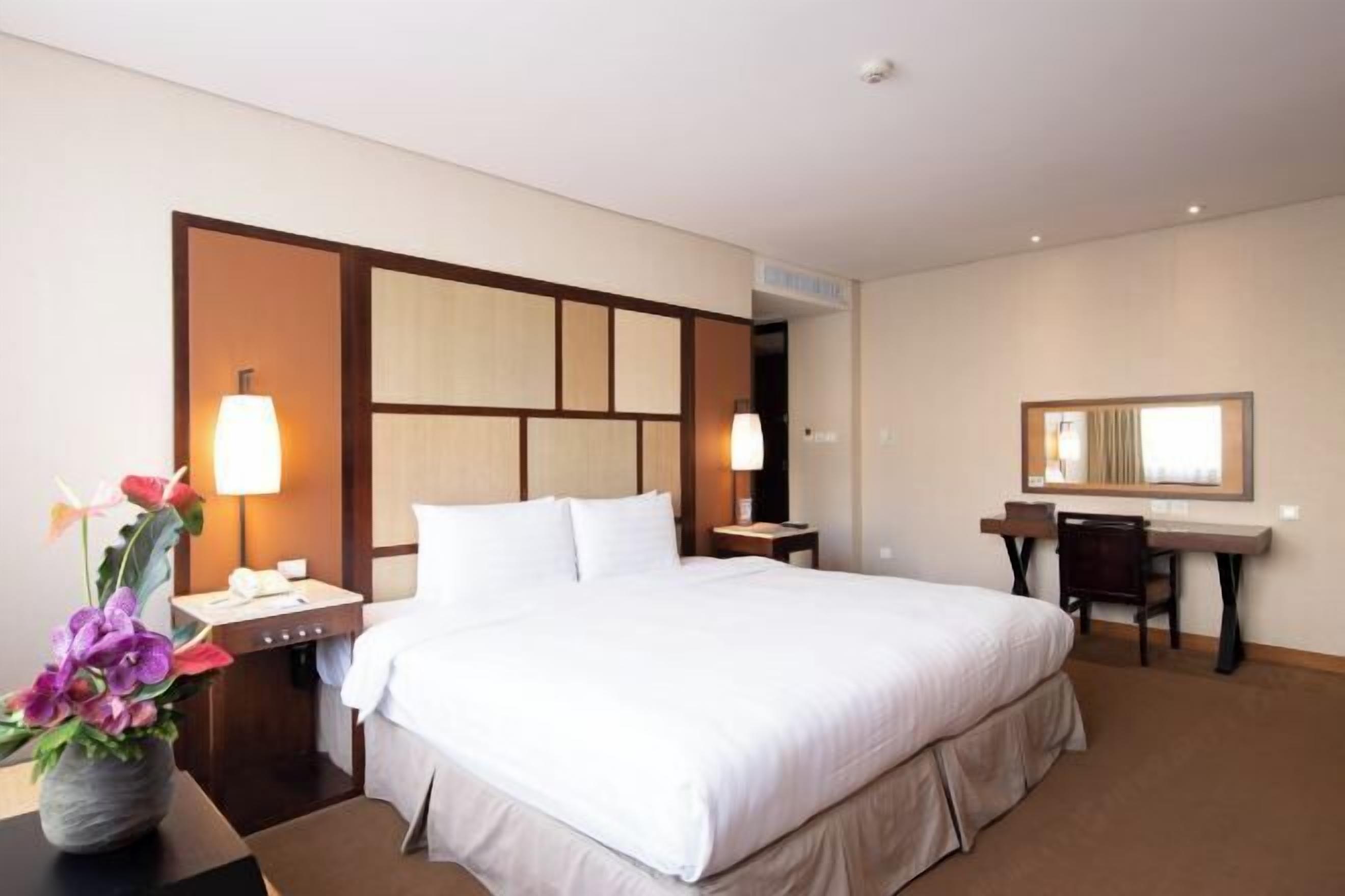 In-room safe, desk, iron/ironing board, free cribs/infant beds