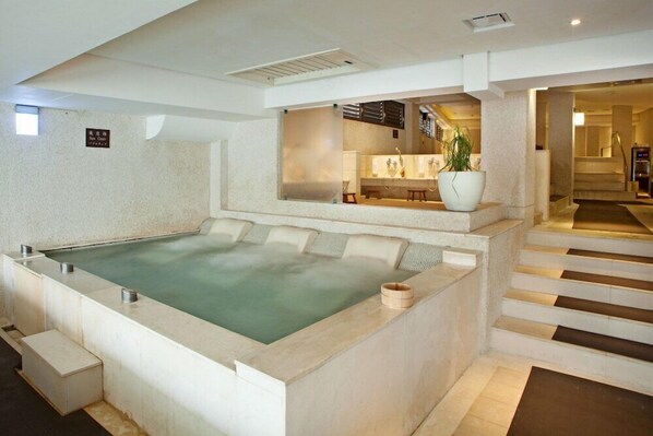 Body treatments, body scrubs, massage/treatment rooms, massages - SweetMe Hotspring Resort (Taipei)