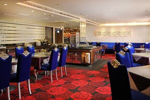 Phục vụ bữa sáng 