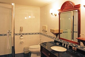 Superior Twin Room, 2 Twin Beds, No Windows | Bathroom | Free toiletries, hair dryer, slippers, towels