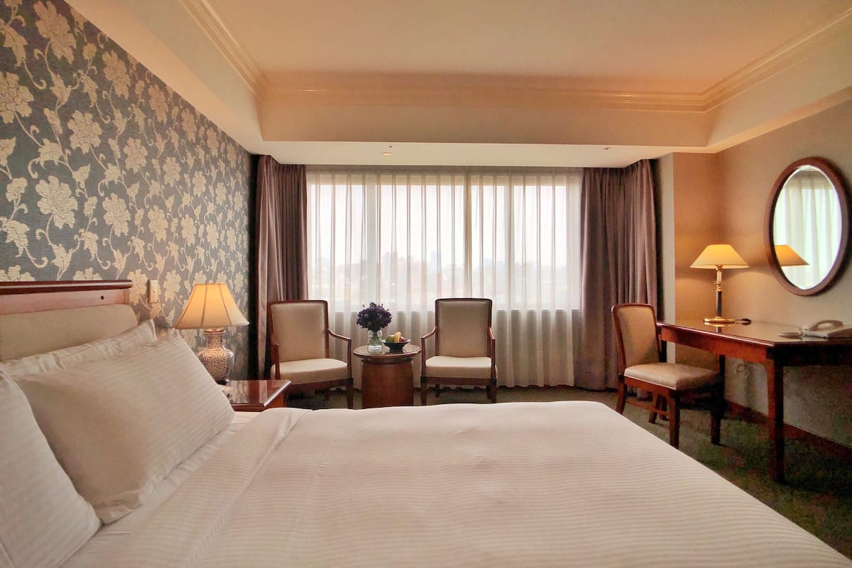 hypo-allergenic bedding, down duvets, minibar, in-room safe