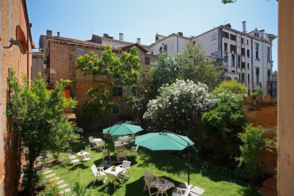 Casa del Melograno