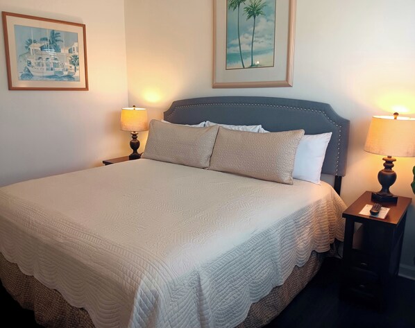 Townhome, 1 King Bed (Room 38)