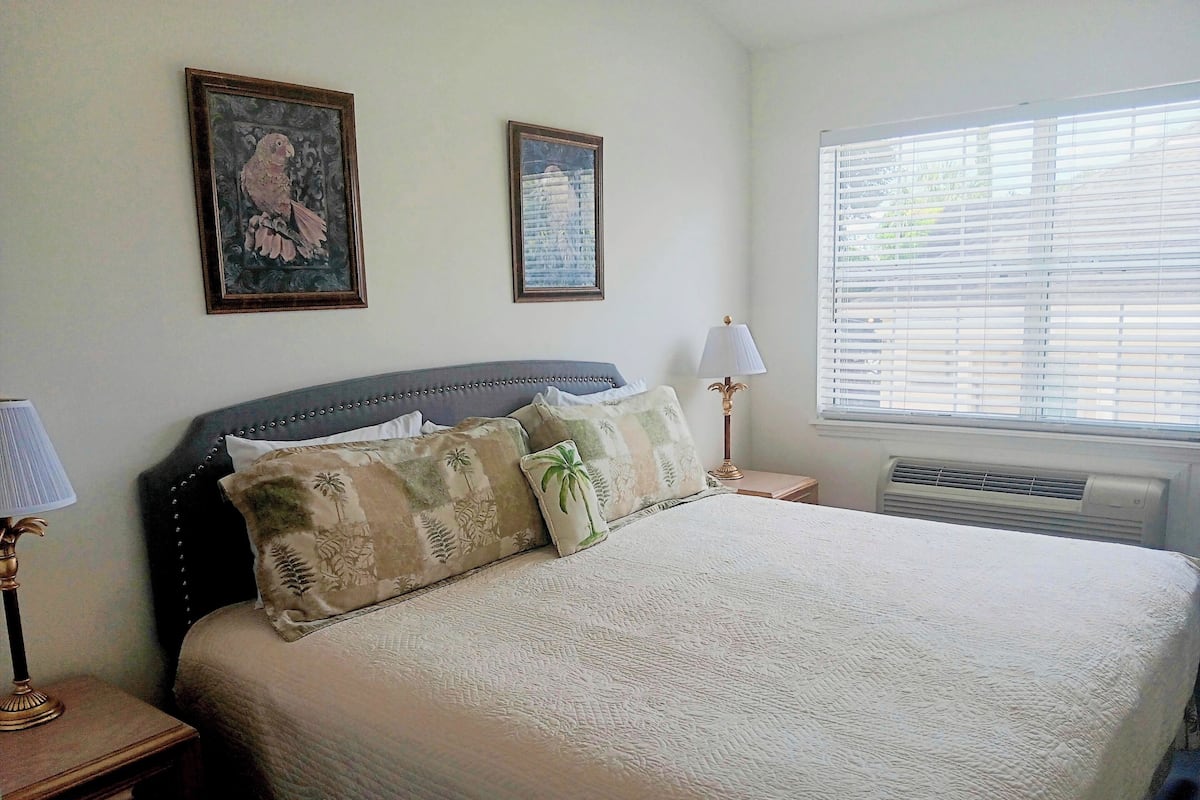 Townhome, 1 King Bed (Room 36) | 1 bedroom, individually decorated, individually furnished, soundproofing