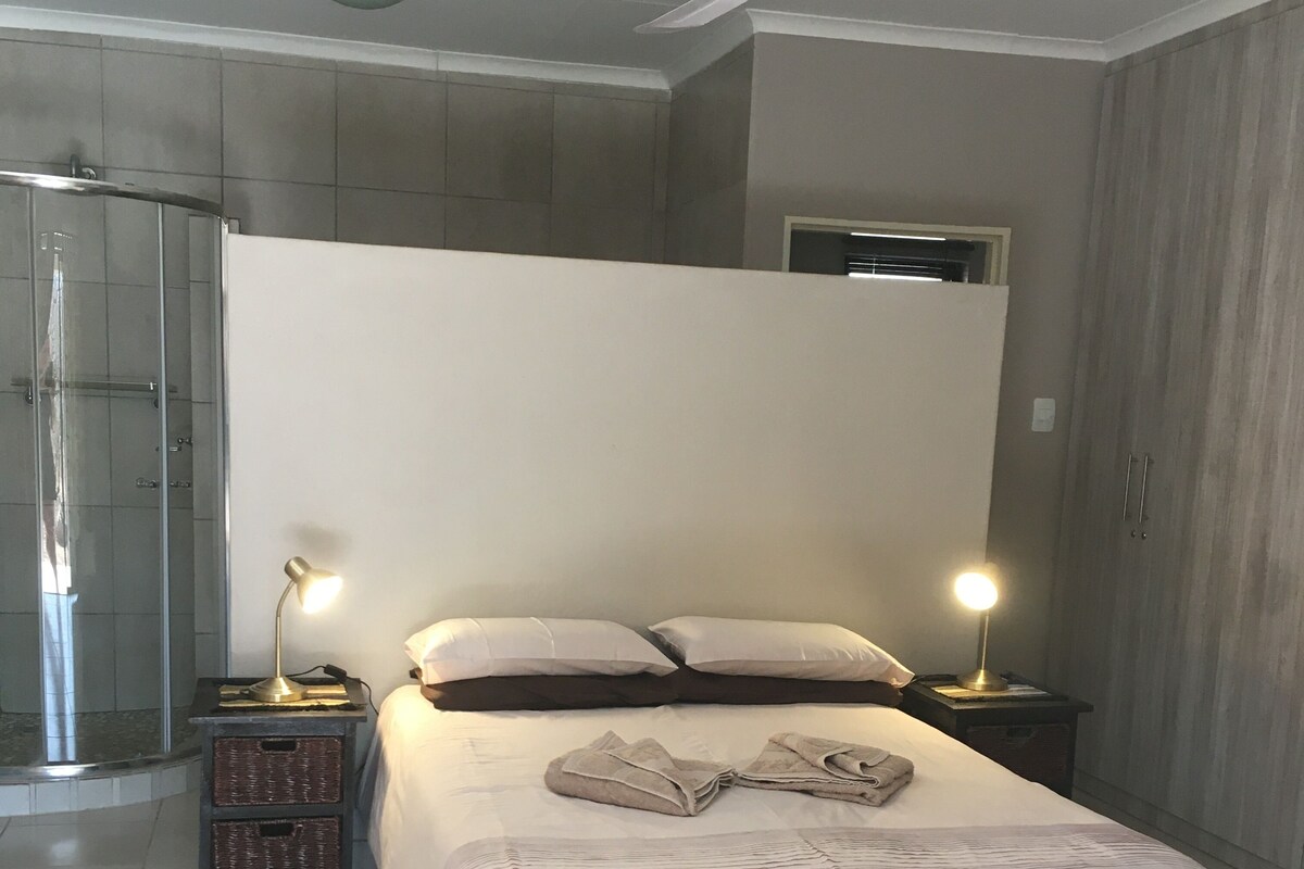 Standard Double Room, 1 Bedroom, Ground Floor | 1 bilik tidur, dihias secara berasingan 