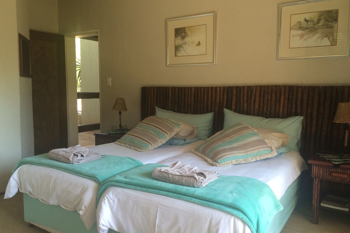 Classic Double Room, 1 Bedroom, Ground Floor | 1 bilik tidur, dihias secara berasingan 