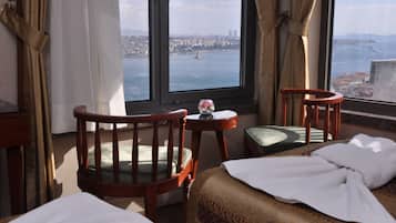 Executive Apartment, 6 Bedrooms, Private Bathroom, Sea View | 2 bedrooms, premium bedding, minibar, in-room safe