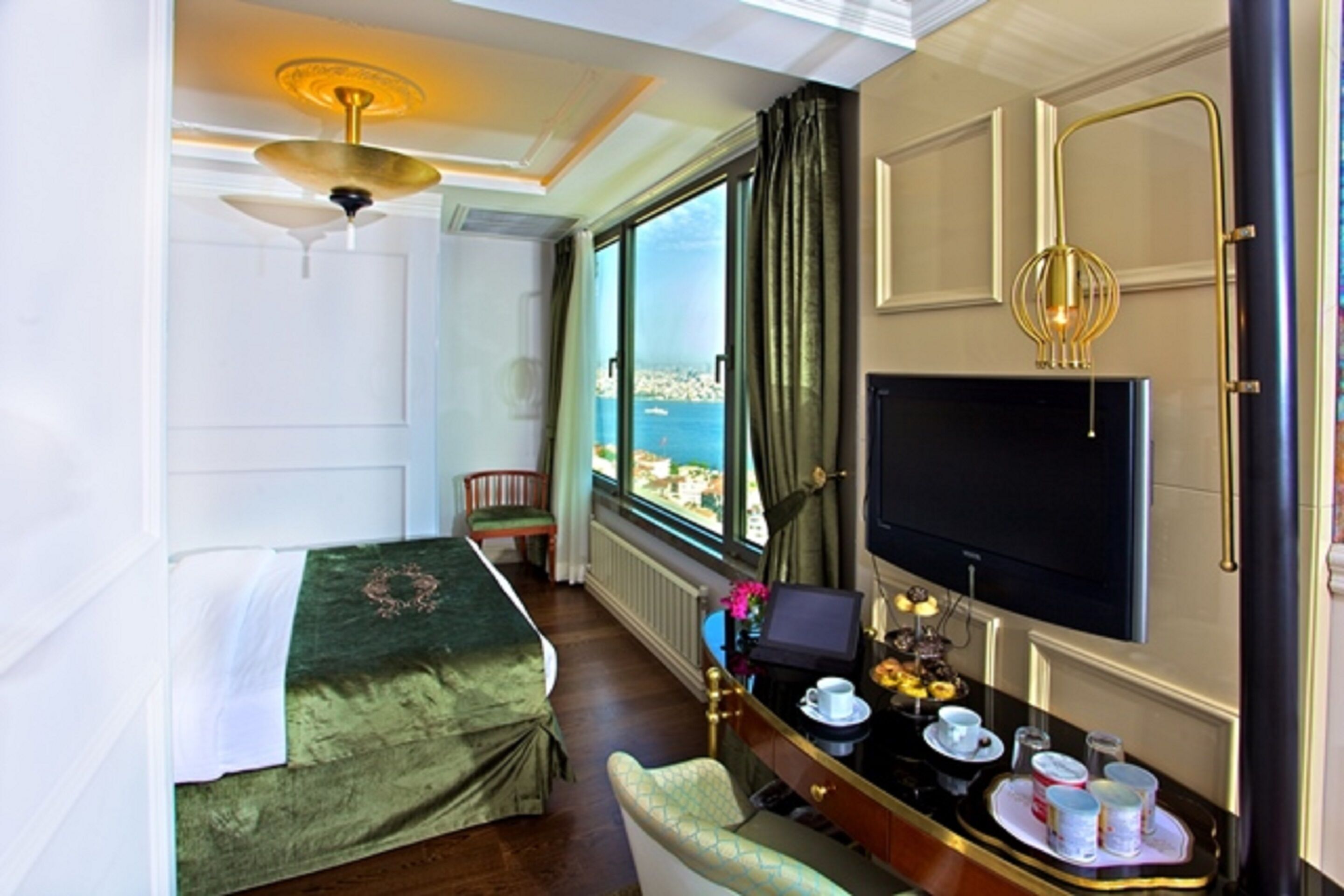 Family Suite, 3 Bedrooms, Connecting Rooms, Corner | View from room