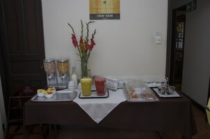 包含每日自助早餐