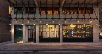 Breakfast and dinner served, Italian cuisine