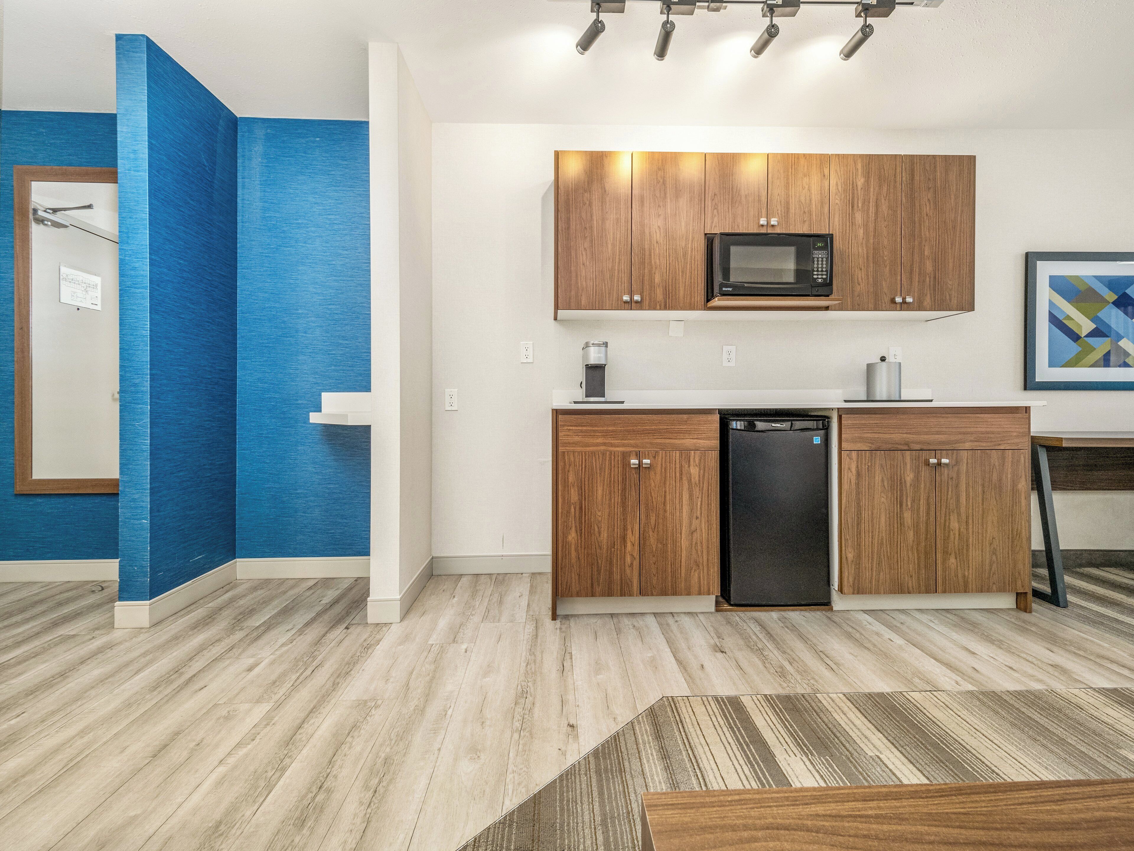 standard room, multiple beds | 1 bedroom, premium bedding, pillow-top beds, in-room safe