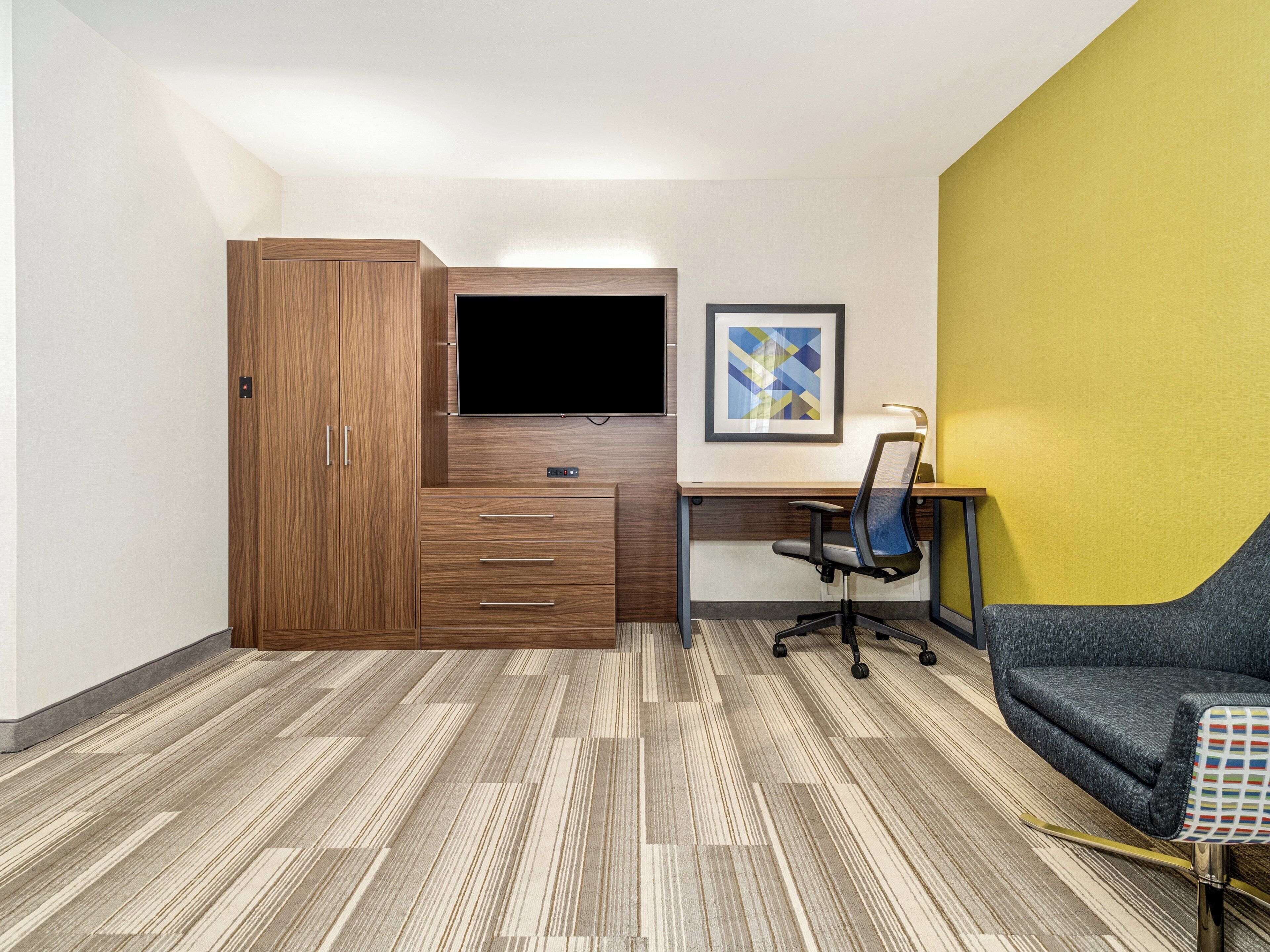 suite, 1 king bed with sofa bed | 1 bedroom, premium bedding, pillow-top beds, in-room safe