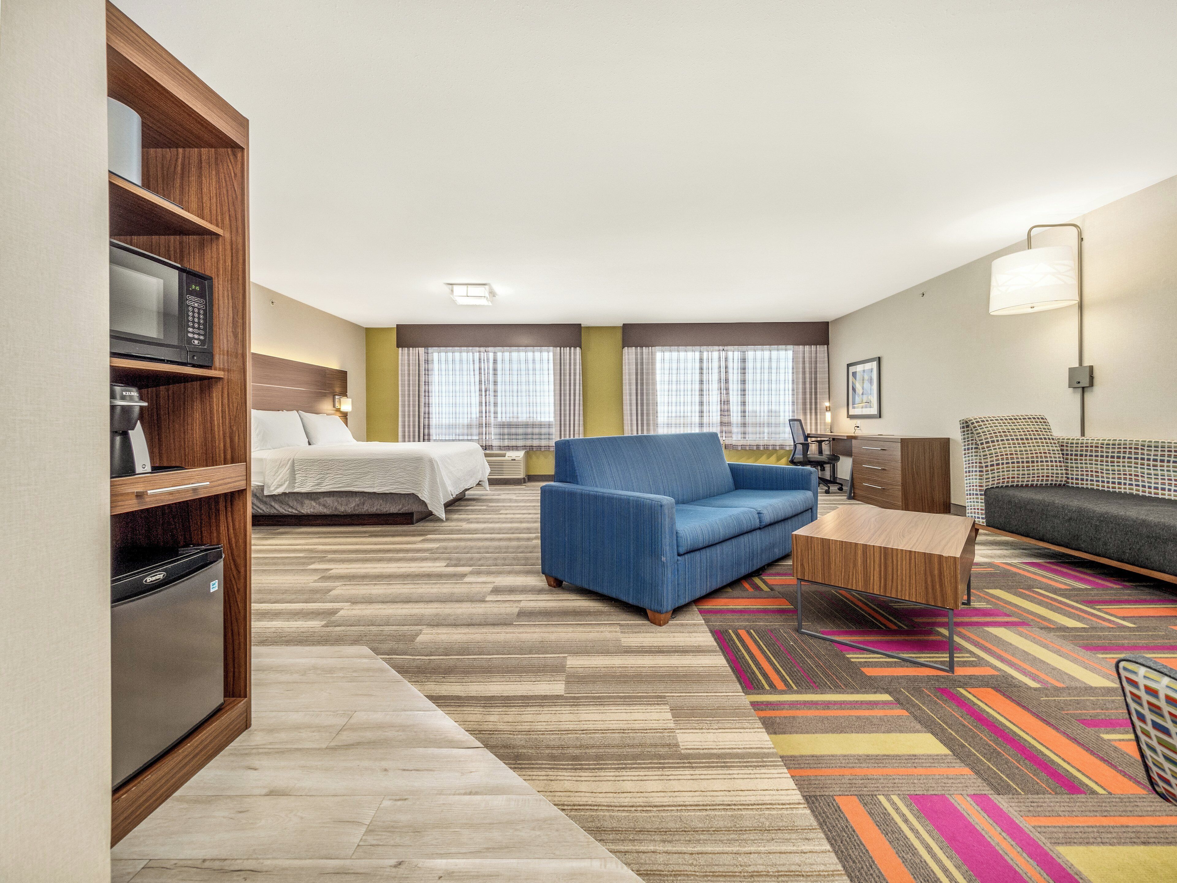 suite, 1 king bed, jetted tub | 1 bedroom, premium bedding, pillow-top beds, in-room safe