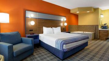 Studio Suite, 1 giường cỡ king, phù hợp cho người khuyết tật, không hút thuốc (Roll-In Shower) | Bàn, màn/rèm cản sáng, bàn ủi/dụng cụ ủi quần áo