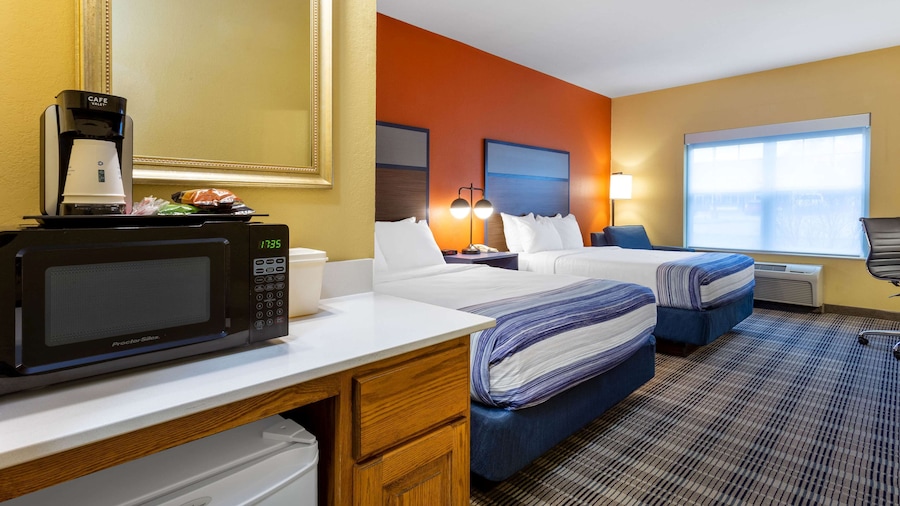 AmericInn by Wyndham Fulton Clinton