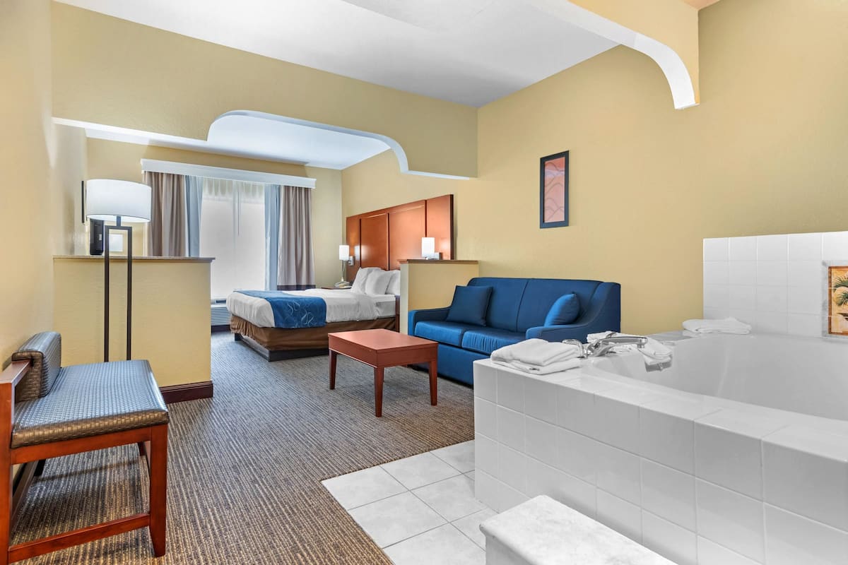 Suite Deluks, 1 Tempat Tidur King, Bebas Asap Rokok | Jet tub