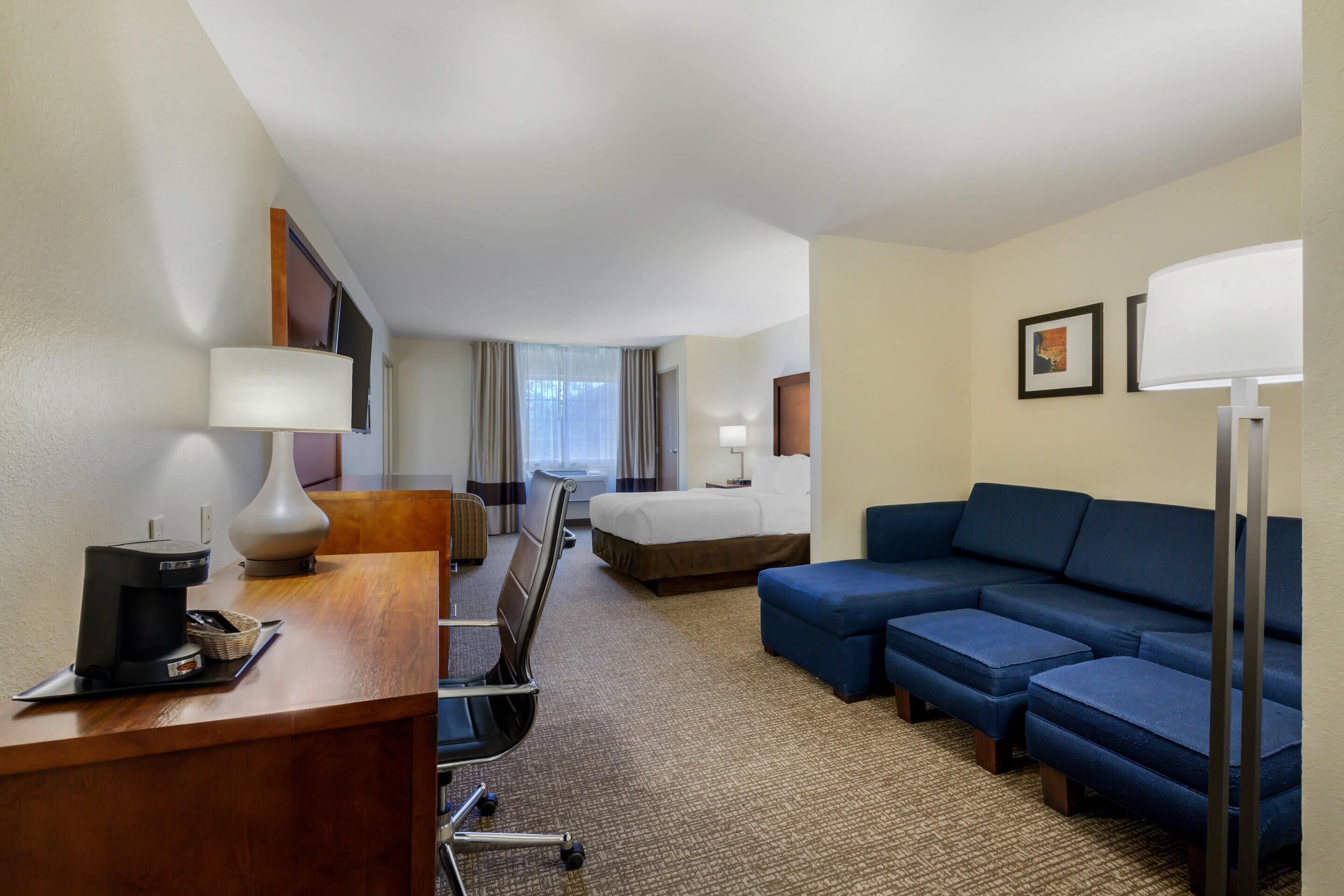 Standard Room | Desk, blackout drapes, iron/ironing board, free WiFi