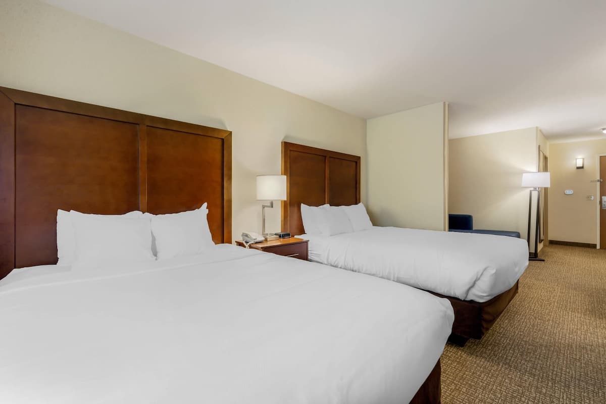 Desk, blackout curtains, iron/ironing board, free WiFi