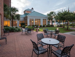 Terrace/patio - Hilton Garden Inn Lafayette/Cajundome (Lafayette)