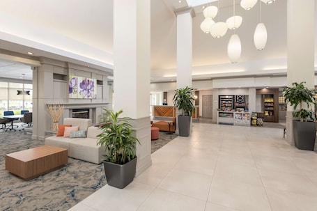Lobby. Hilton Garden Inn Lafayette/Cajundome