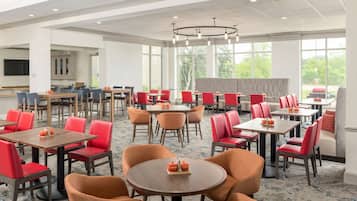 每日付費供應現點現煮早餐