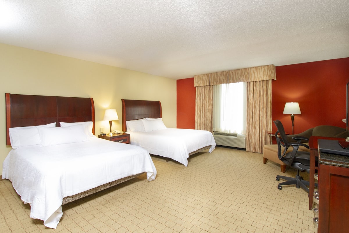 In-room safe, desk, iron/ironing board, free WiFi