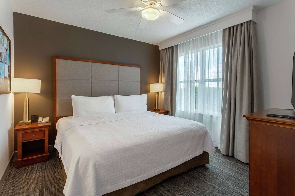 Premium bedding, pillowtop beds, in-room safe, desk