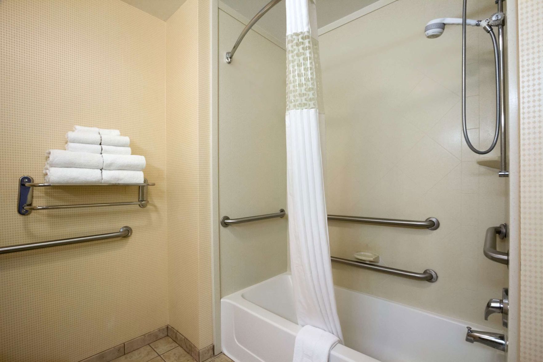 Baño | Amenidades de baño gratuitas, secadora de cabello, toallas, jabón 