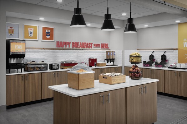 Buffet déjeuner gratuit tous les jours