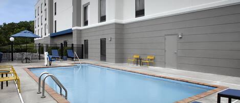 Piscine extérieure (ouverte en saison)