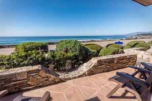 Beach/ocean view - Little Sur Inn (Cambria)