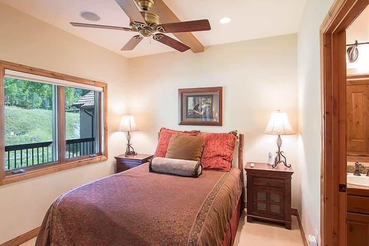 Condo, 3 phòng ngủ (Gold) | 3 phòng ngủ, trang bị nội thất với thiết kế riêng biệt