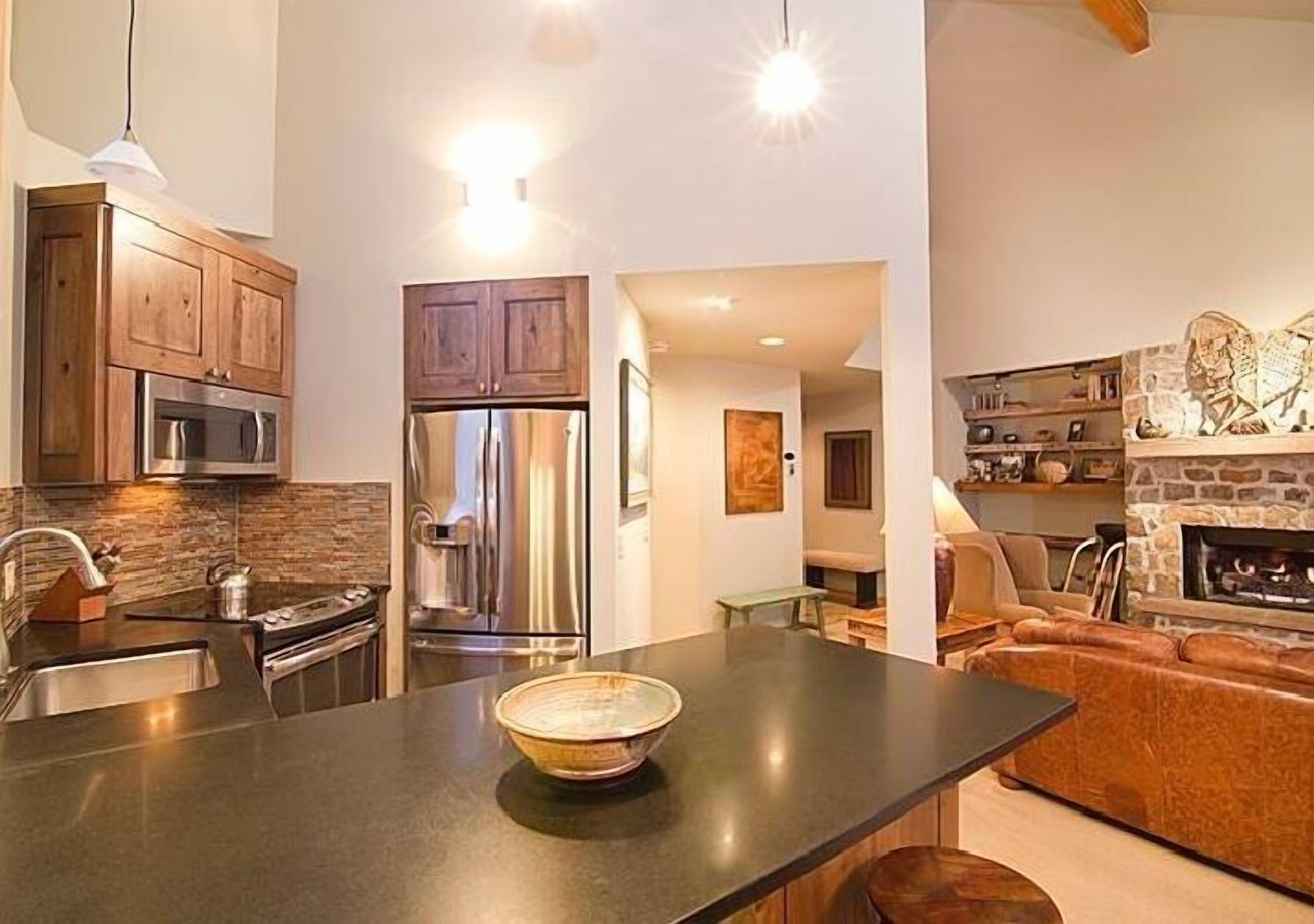 Condo, 3 Bedrooms (Gold - F) | Private kitchen | Full-size fridge, microwave, stovetop, coffee/tea maker