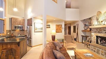 Flat-screen TV, fireplace
